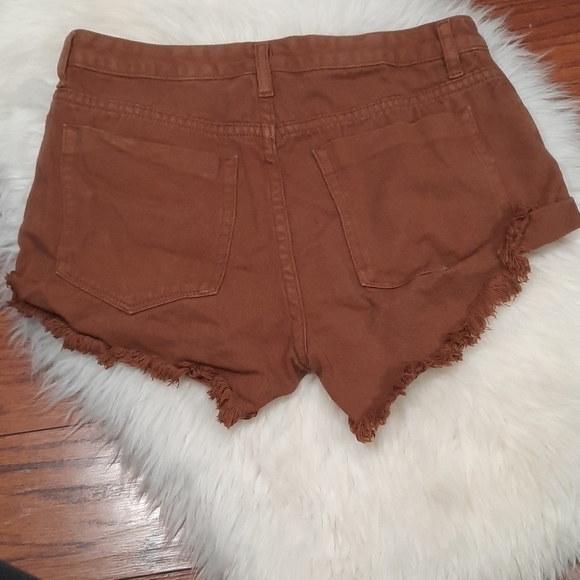 Cotton On Mid Rise Cutoff Shorts - Picture 2 of 3